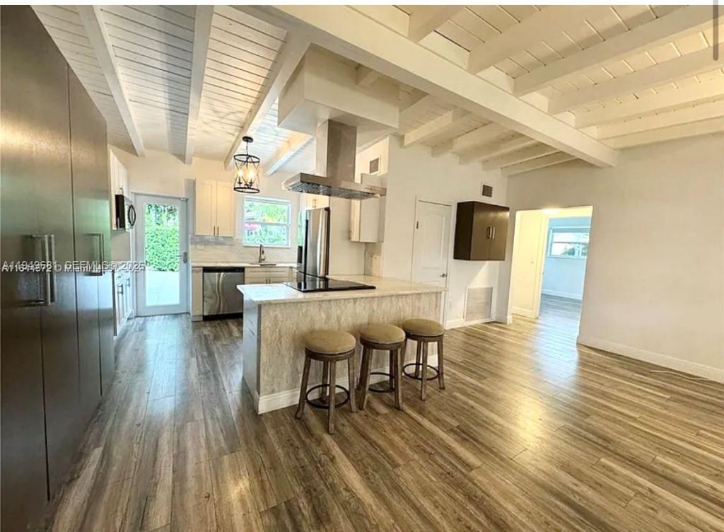 2075 S Hibiscus Dr, North Miami, FL 33181 Photo