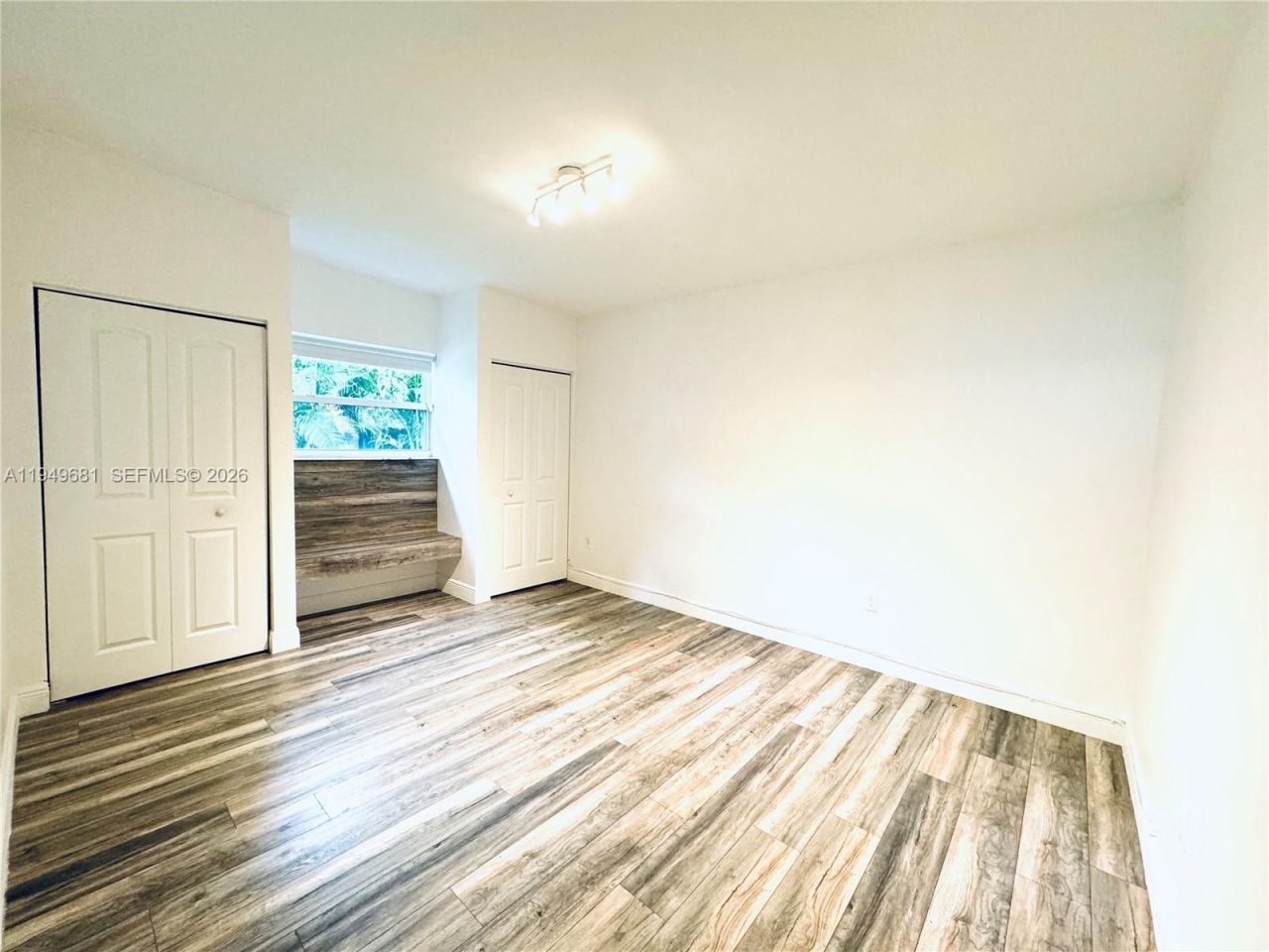 2075 S Hibiscus Dr, North Miami, FL 33181 Photo