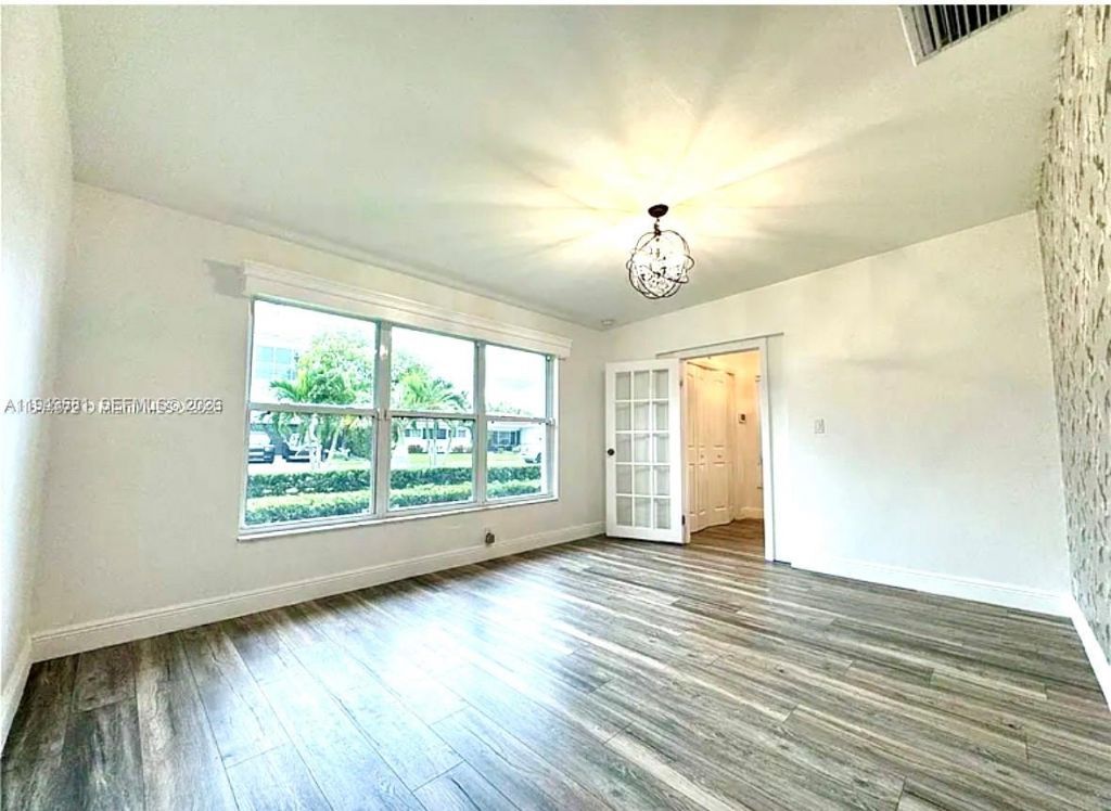 2075 S Hibiscus Dr, North Miami, FL 33181 Photo