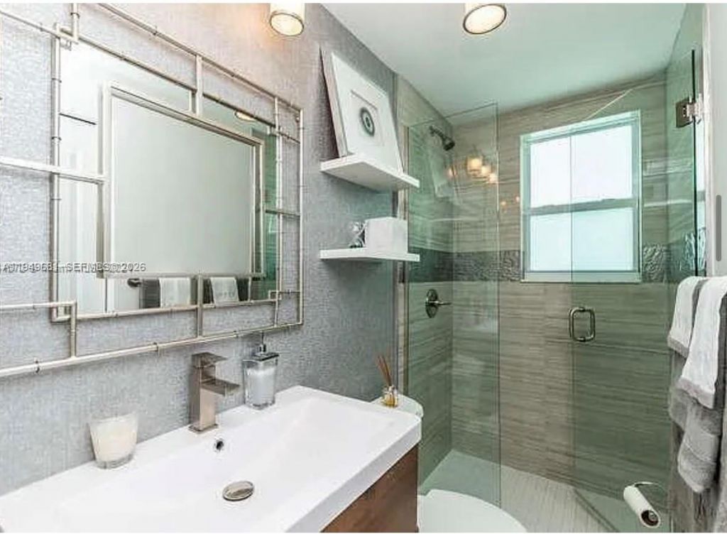 2075 S Hibiscus Dr, North Miami, FL 33181 Photo