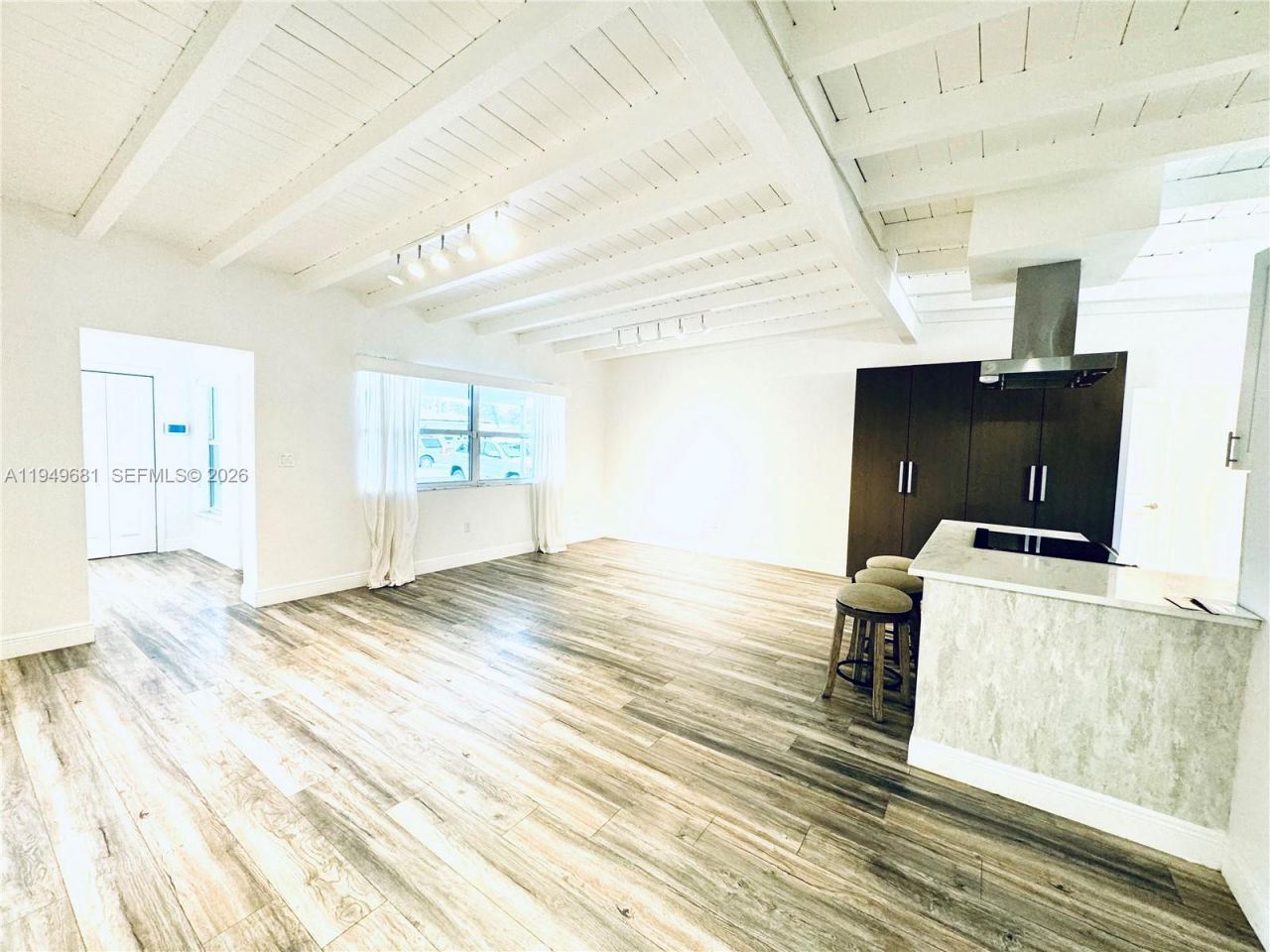 2075 S Hibiscus Dr, North Miami, FL 33181 Photo