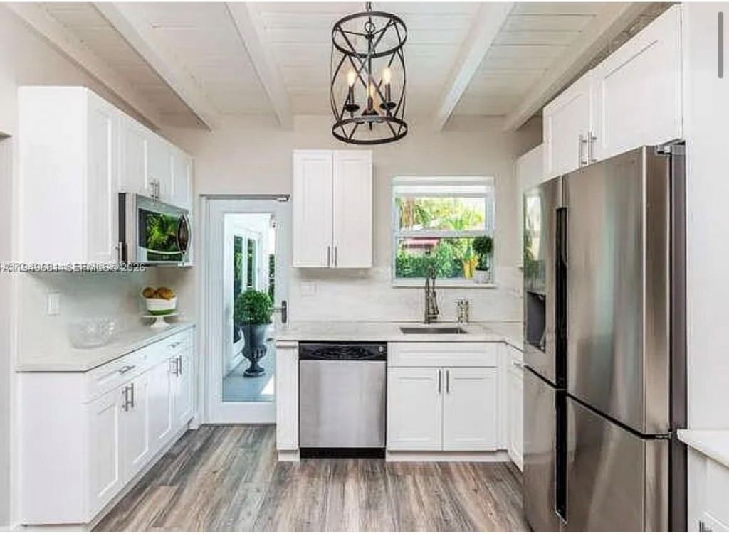 2075 S Hibiscus Dr, North Miami, FL 33181 Photo