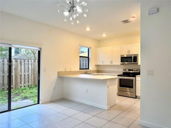 21050 NE 8th Ave, Miami, FL 33179