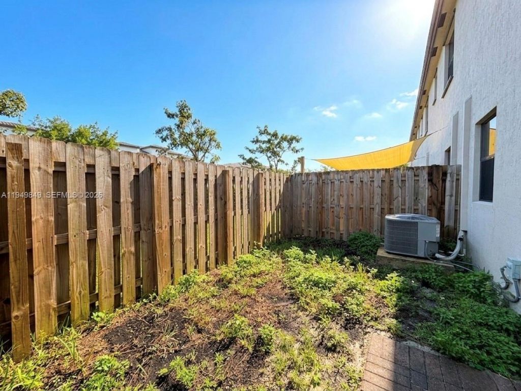 21050 NE 8th Ave, Miami, FL 33179 Photo