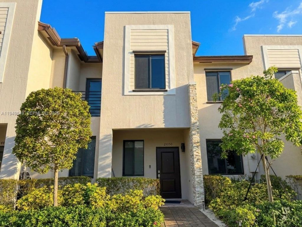 21050 NE 8th Ave, Miami, FL 33179 Photo
