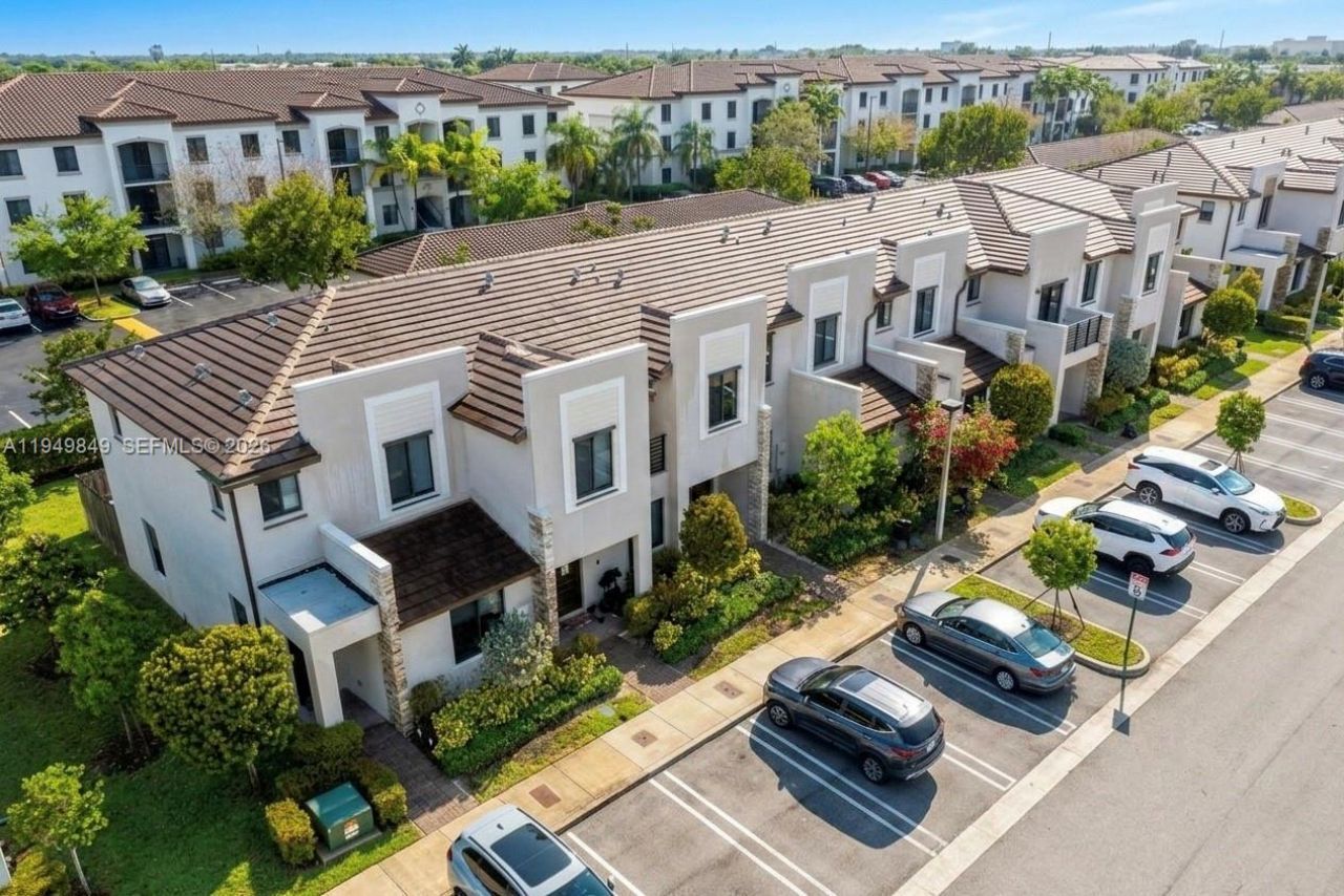 21050 NE 8th Ave, Miami, FL 33179 Photo