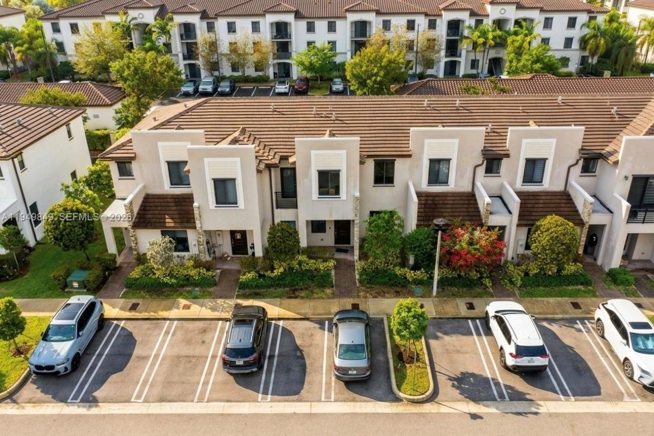 21050 NE 8th Ave, Miami, FL 33179 Photo