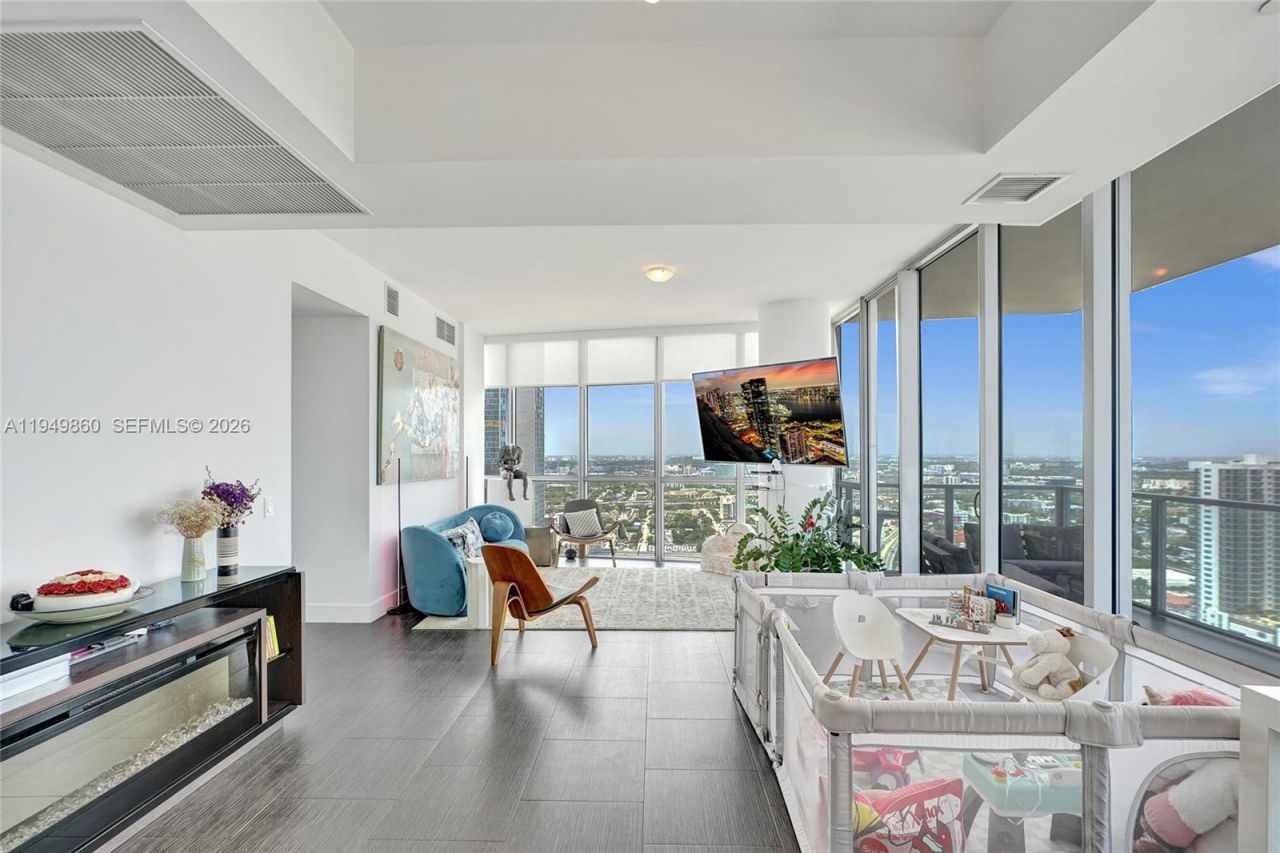 1100 Biscayne Blvd , Unit 3708, Miami, FL 33132 Photo