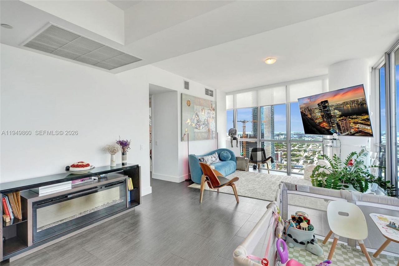 1100 Biscayne Blvd , Unit 3708, Miami, FL 33132 Photo