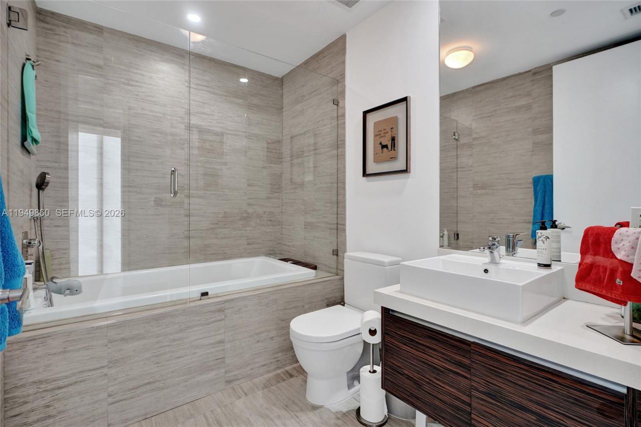 1100 Biscayne Blvd, Unit 3708, Miami, FL 33132 Photo