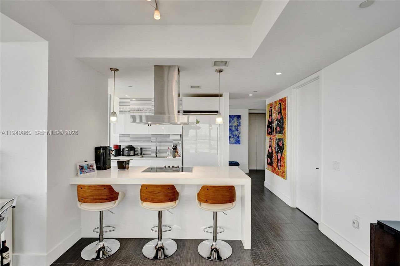 1100 Biscayne Blvd, Unit 3708, Miami, FL 33132 Photo