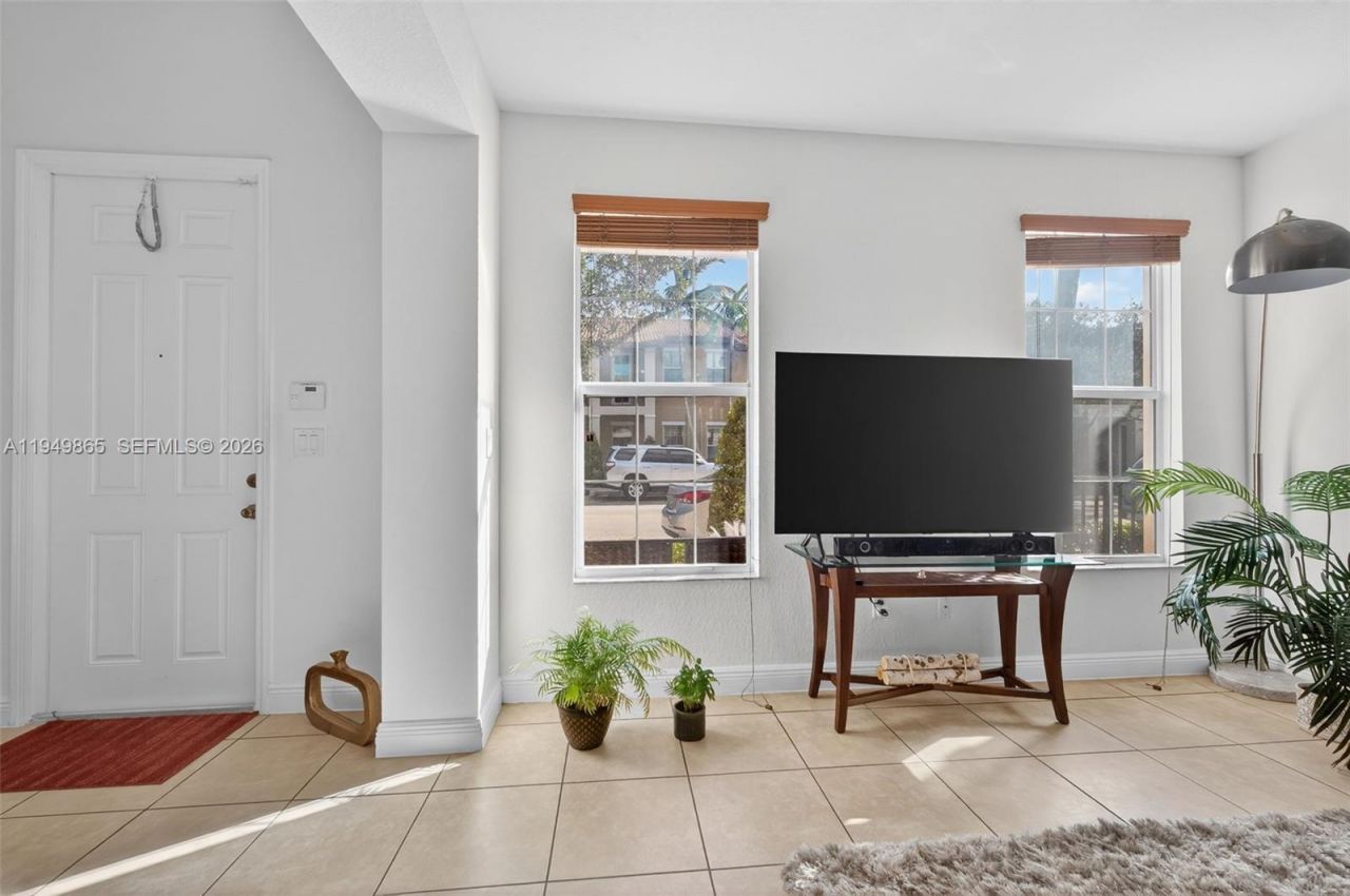 14615 SW 14th St, Unit 14615, Pembroke Pines, FL 33027 Photo