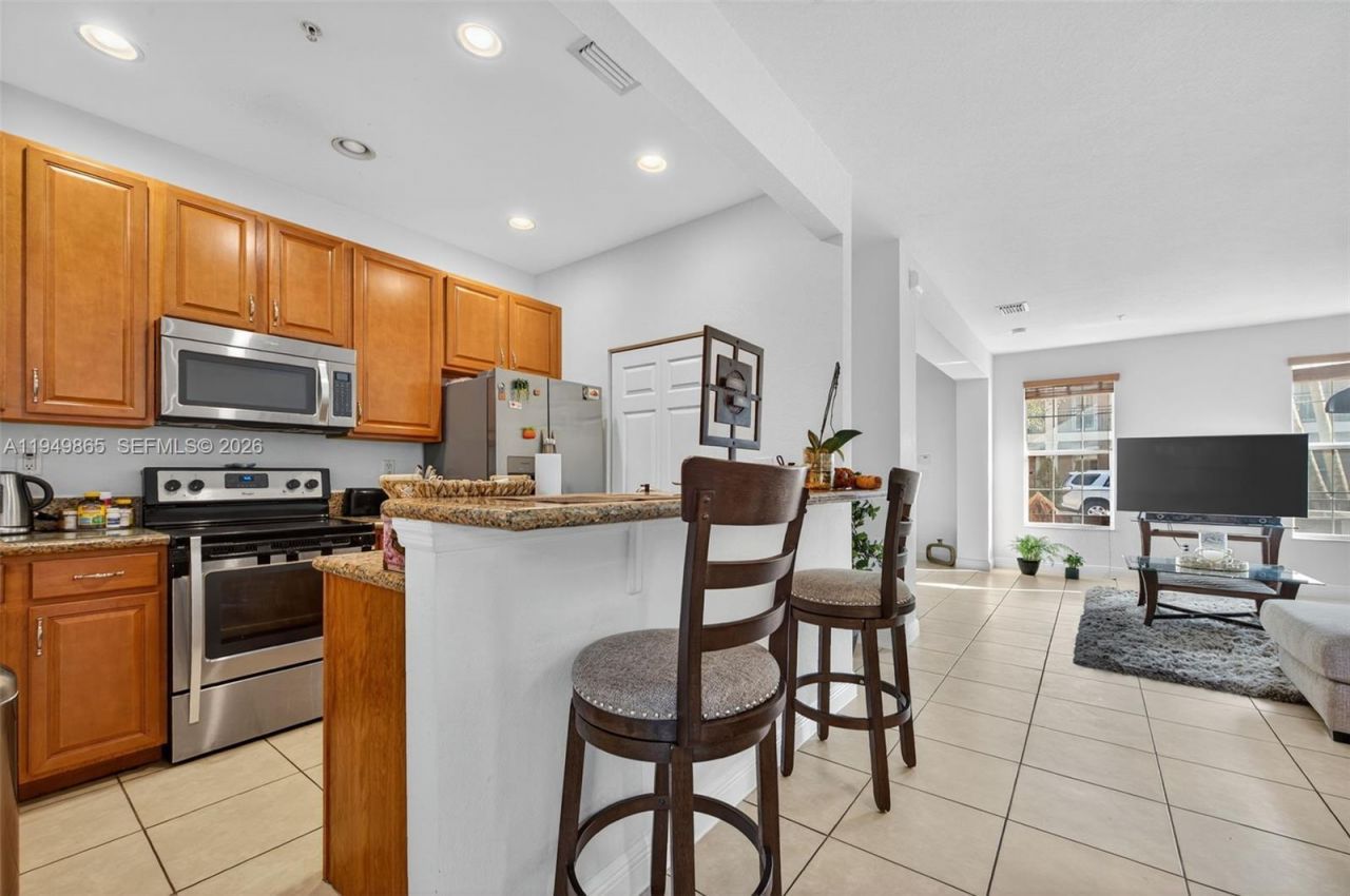 14615 SW 14th St, Unit 14615, Pembroke Pines, FL 33027 Photo