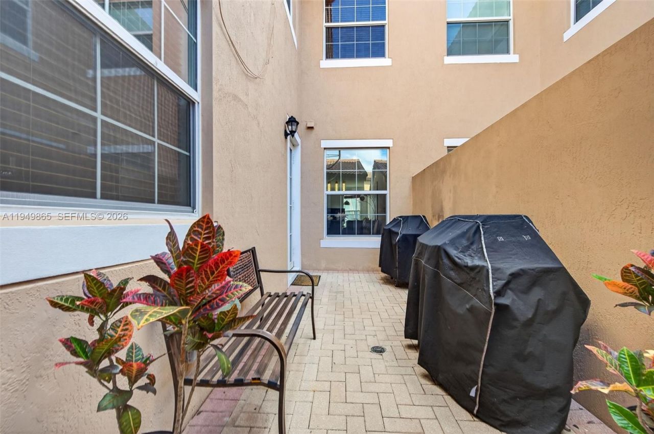 14615 SW 14th St, Unit 14615, Pembroke Pines, FL 33027 Photo