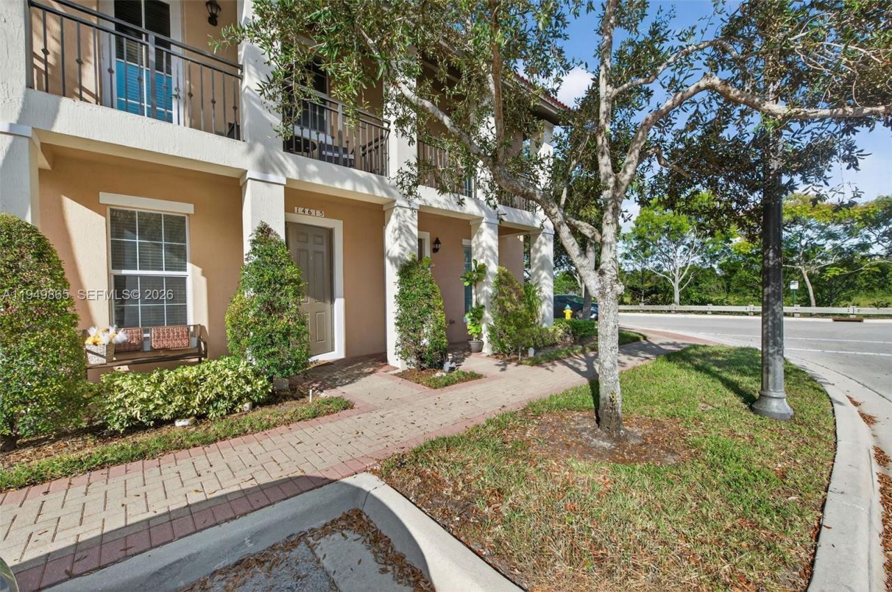 14615 SW 14th St, Unit 14615, Pembroke Pines, FL 33027 Photo
