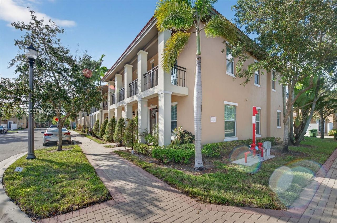 14615 SW 14th St, Unit 14615, Pembroke Pines, FL 33027 Photo