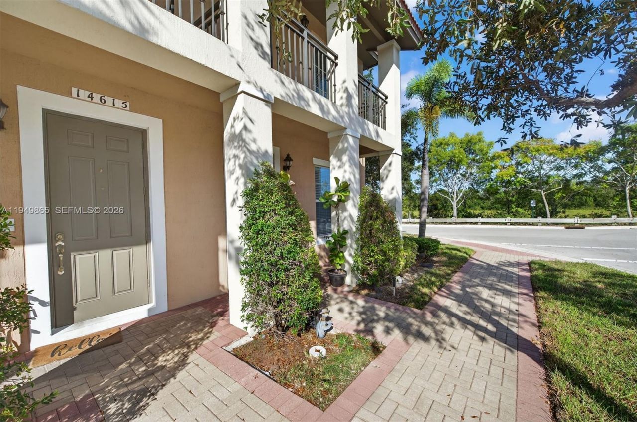 14615 SW 14th St, Unit 14615, Pembroke Pines, FL 33027 Photo