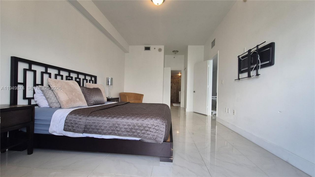 7901 Hispanola Ave, Unit 2003, North Bay Village, FL 33141 Photo