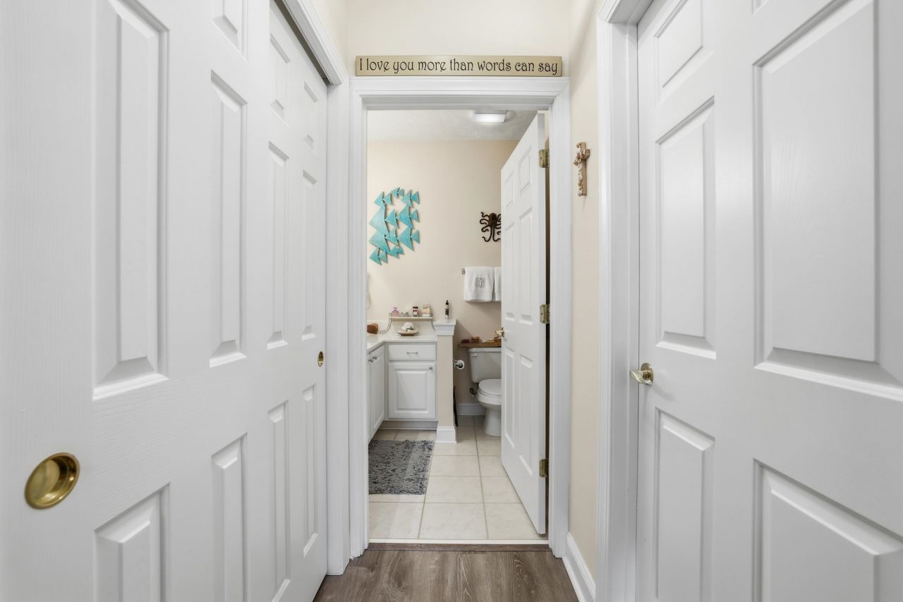 984 Algonquin Dr. Photo 11