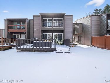 526 W Rockwell Street, Fenton, MI 48430