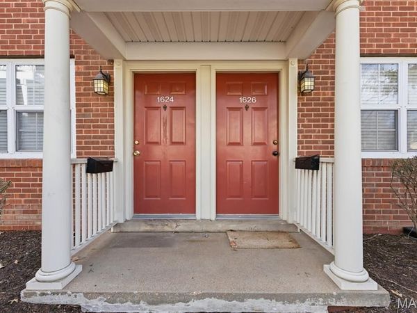 1624 E Swan Circle, Brentwood, MO 63144