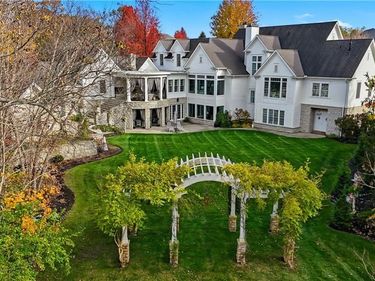 109 Castle Pines Court, Beavercreek Township, OH 45385