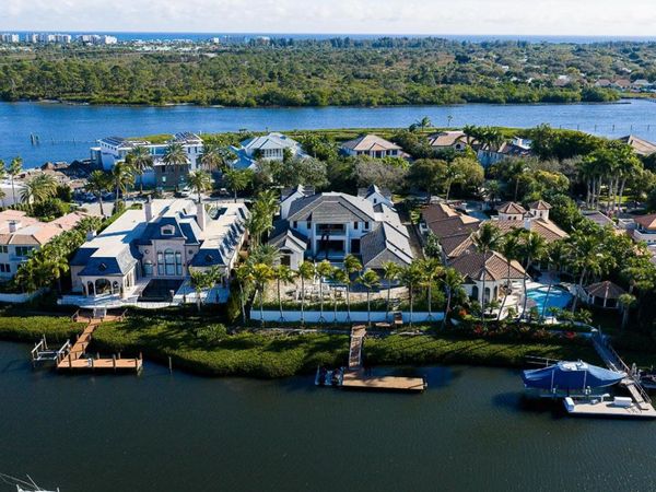 228 Commodore Drive, Jupiter, FL 33477