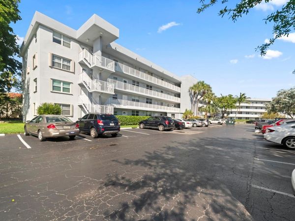 113 Royal Park Drive, Unit 2c, Oakland Park, FL 33309