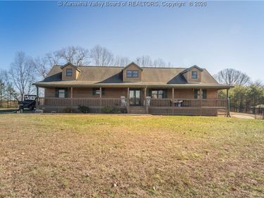 6657 Longdale Road, Letart, WV 25253