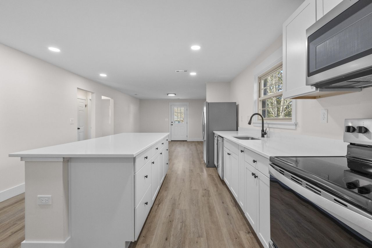 151 Gailmoor Drive Photo 4