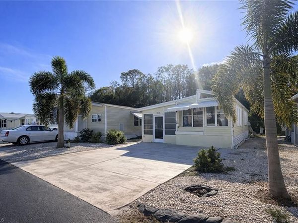 318 Fountain View BLVD, NORTH FORT MYERS, FL 33903