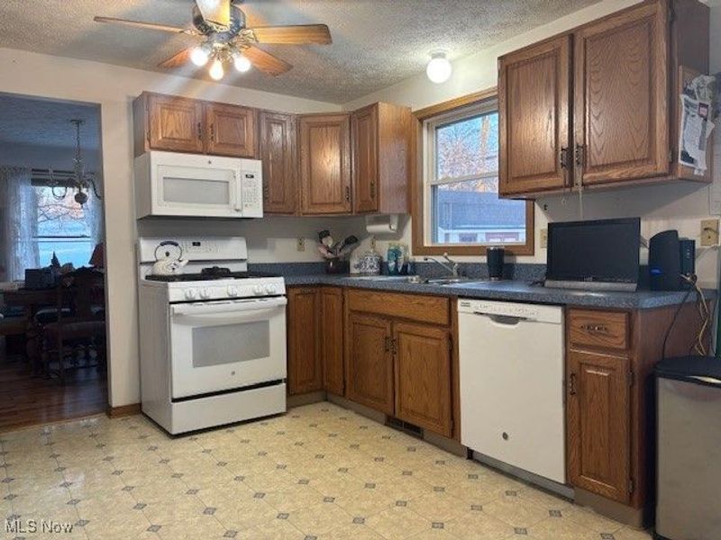 27 Bailey Street, Savannah, OH 44874 Photo 2