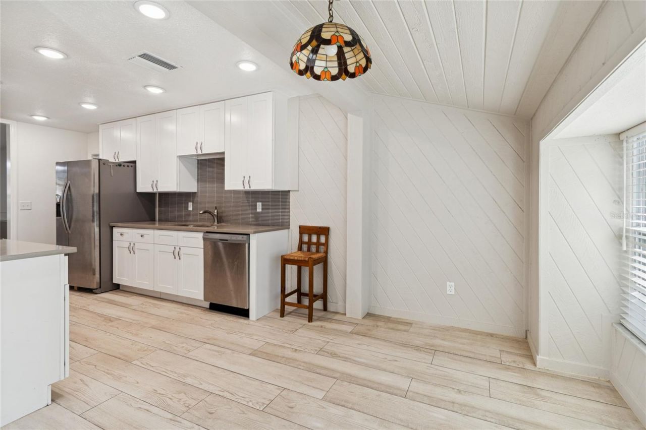 9628 Davis Road, Tampa, FL 33637 Photo