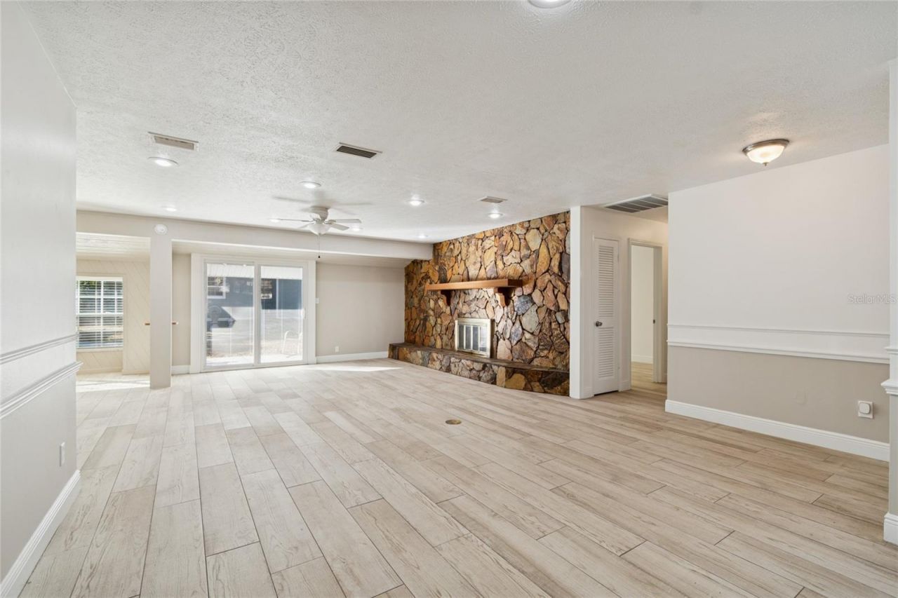 9628 Davis Road, Tampa, FL 33637 Photo