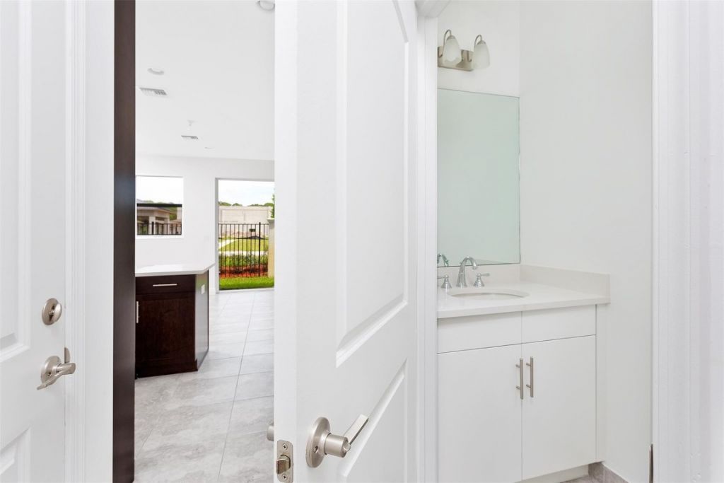 6937 Pines Circle, Unit 17, Coconut Creek, FL 33073 Photo