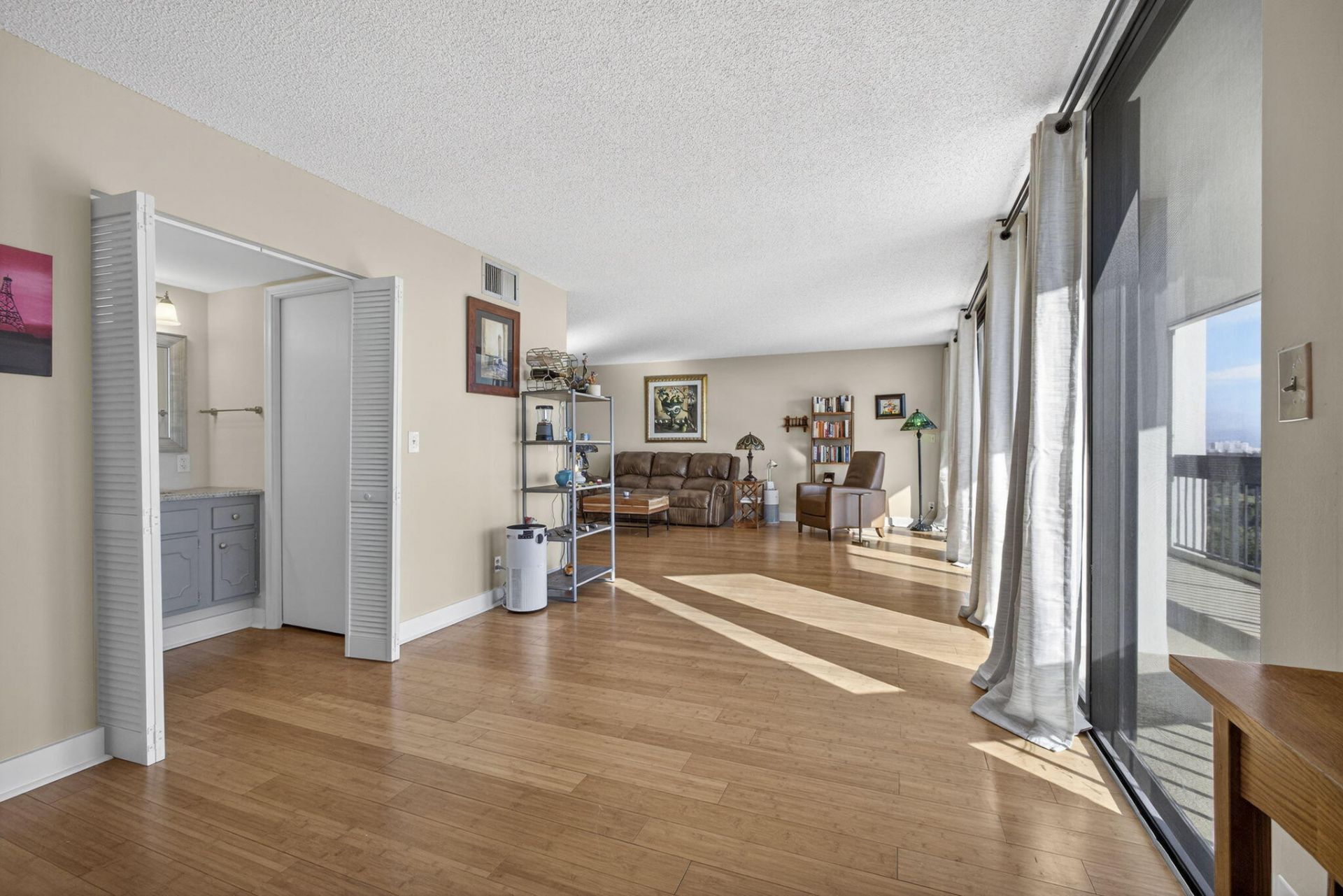 2400 Presidential Way, Unit 1606, West Palm Beach, FL 33401 Photo