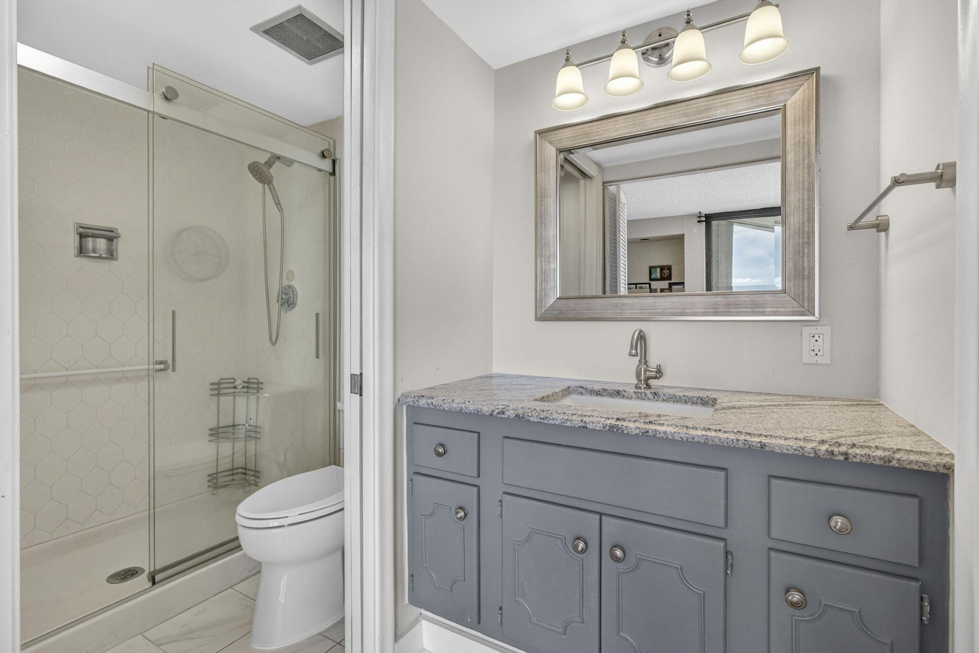 2400 Presidential Way, Unit 1606, West Palm Beach, FL 33401 Photo