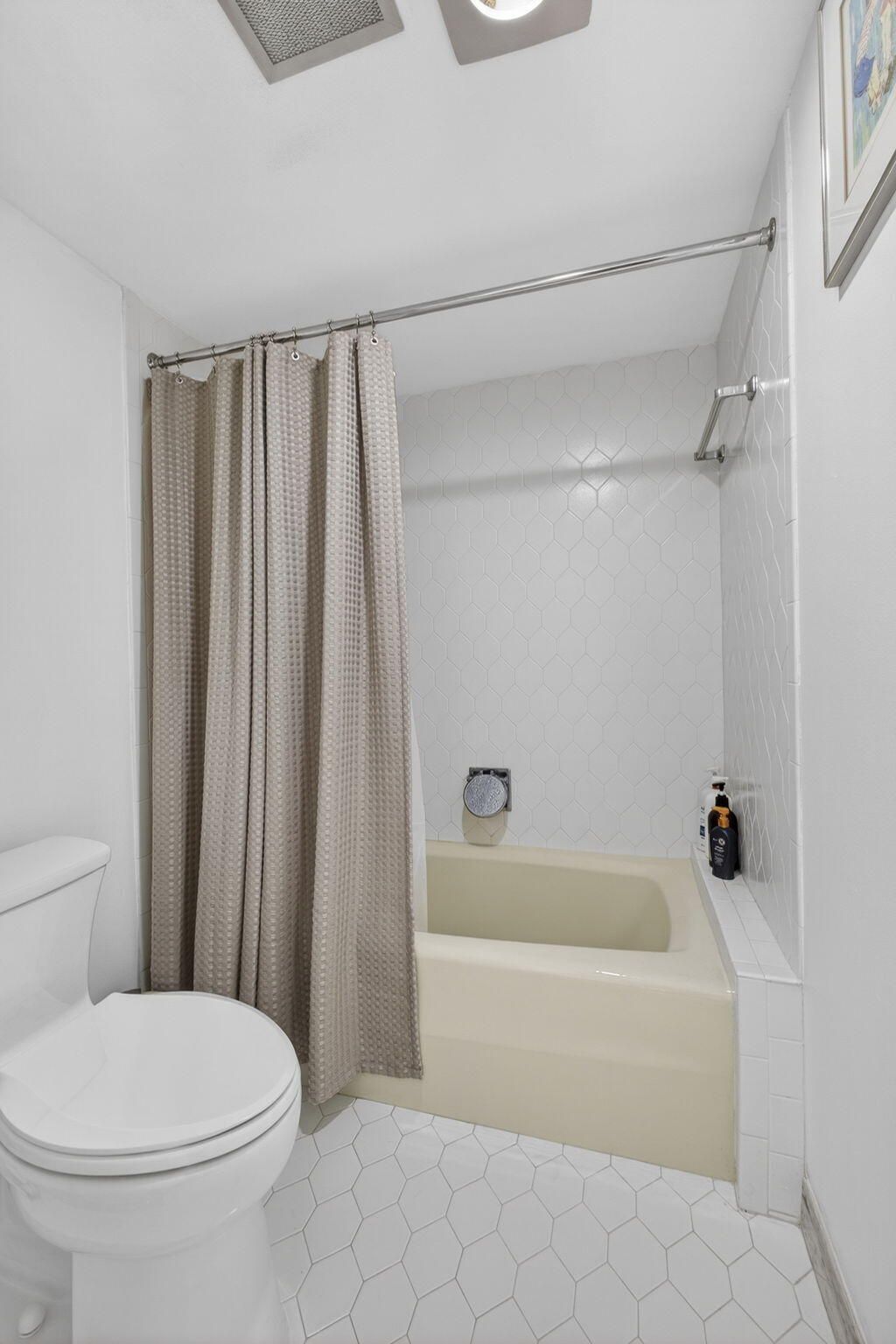 2400 Presidential Way, Unit 1606, West Palm Beach, FL 33401 Photo