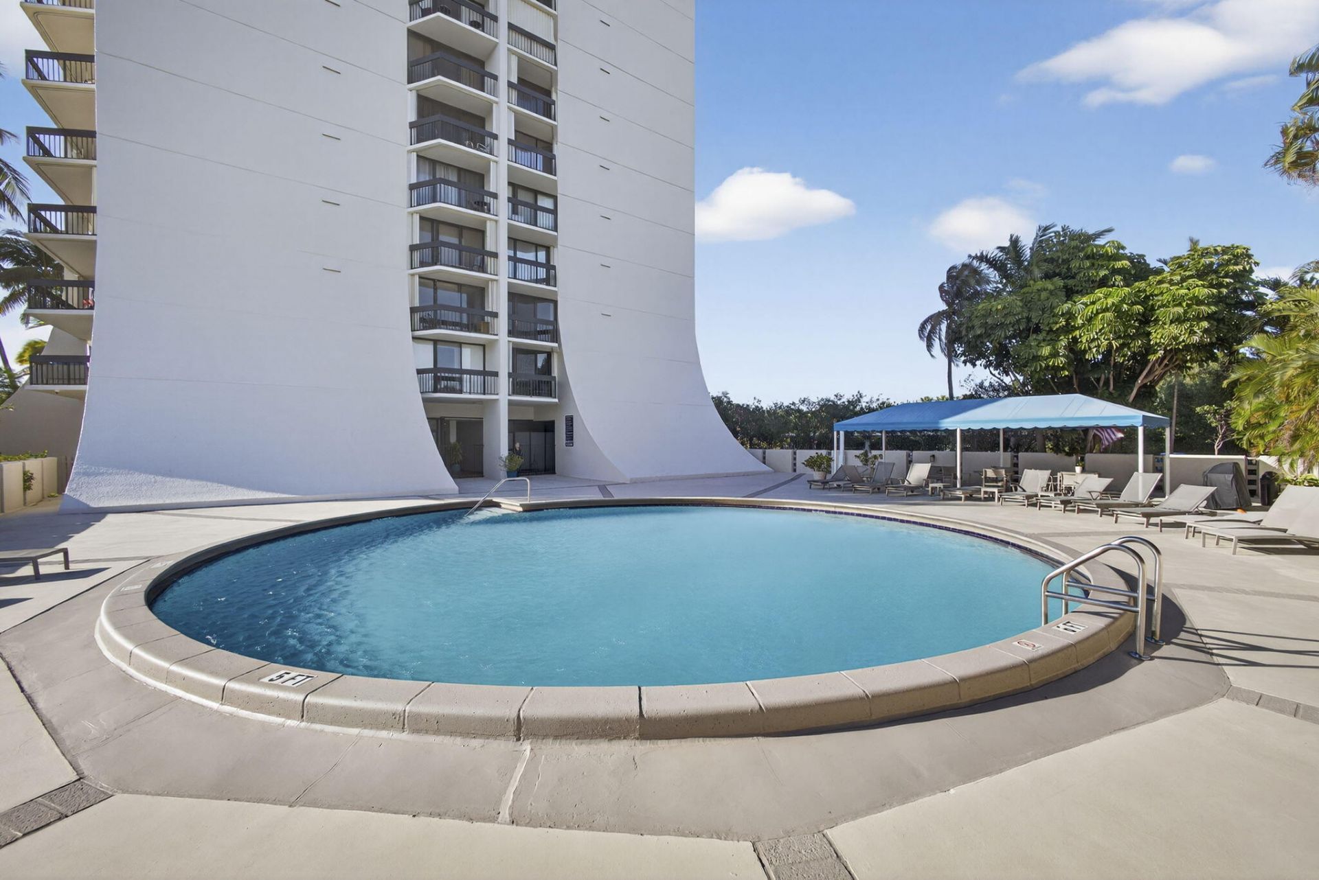 2400 Presidential Way, Unit 1606, West Palm Beach, FL 33401 Photo