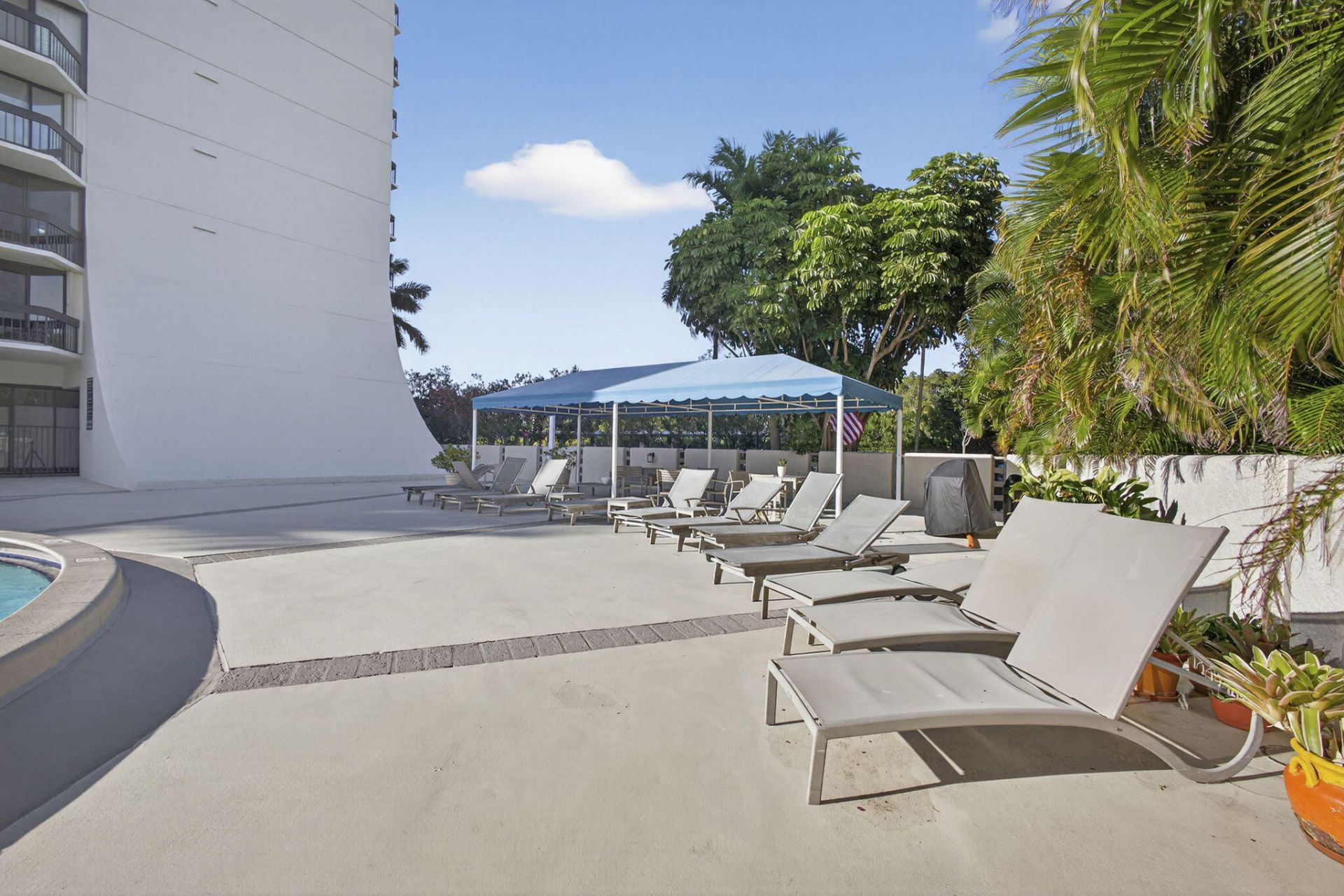 2400 Presidential Way, Unit 1606, West Palm Beach, FL 33401 Photo