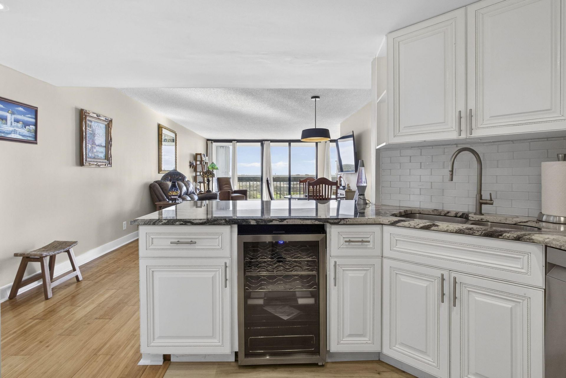 2400 Presidential Way, Unit 1606, West Palm Beach, FL 33401 Photo