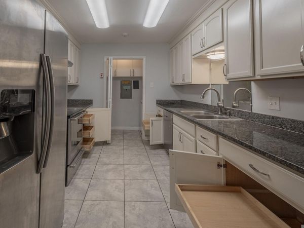 1412 W Fairview Dr, Baton Rouge, LA 70816