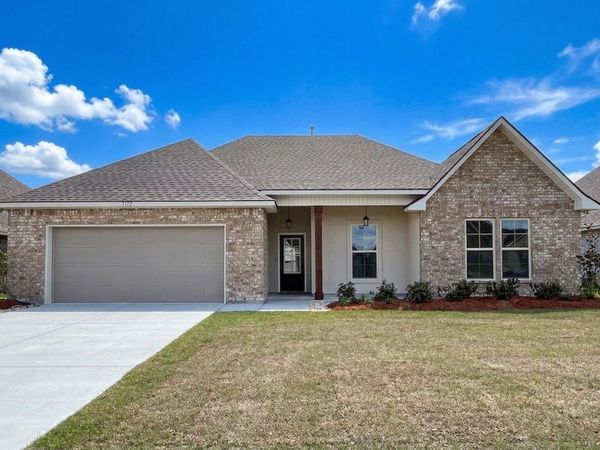 1532 Cavalry Ave, Zachary, LA 70791