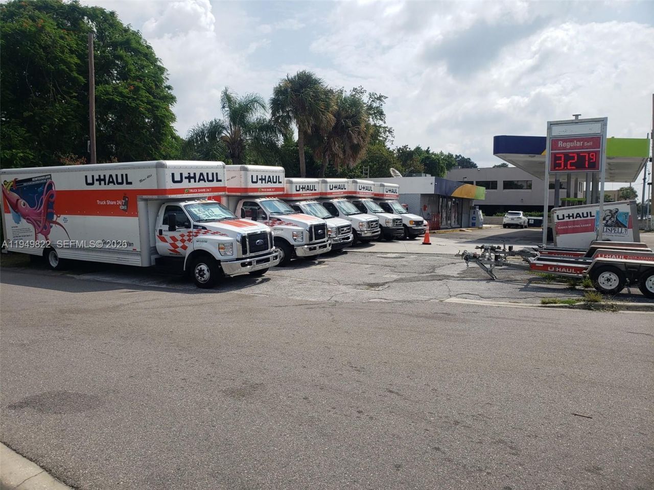 Confidential , Orlando, FL 32806 Photo