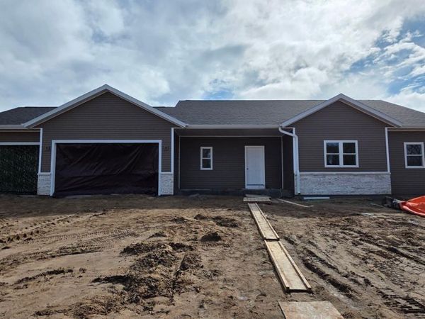 1222 Leo Drive, Holmen, WI 54636