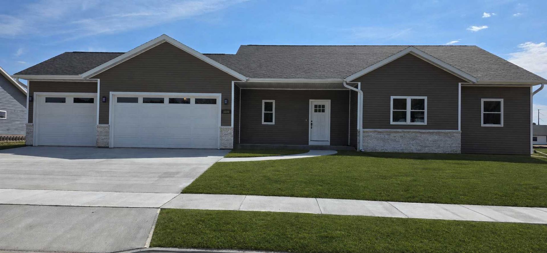 1222 Leo Drive, Holmen, WI 54636