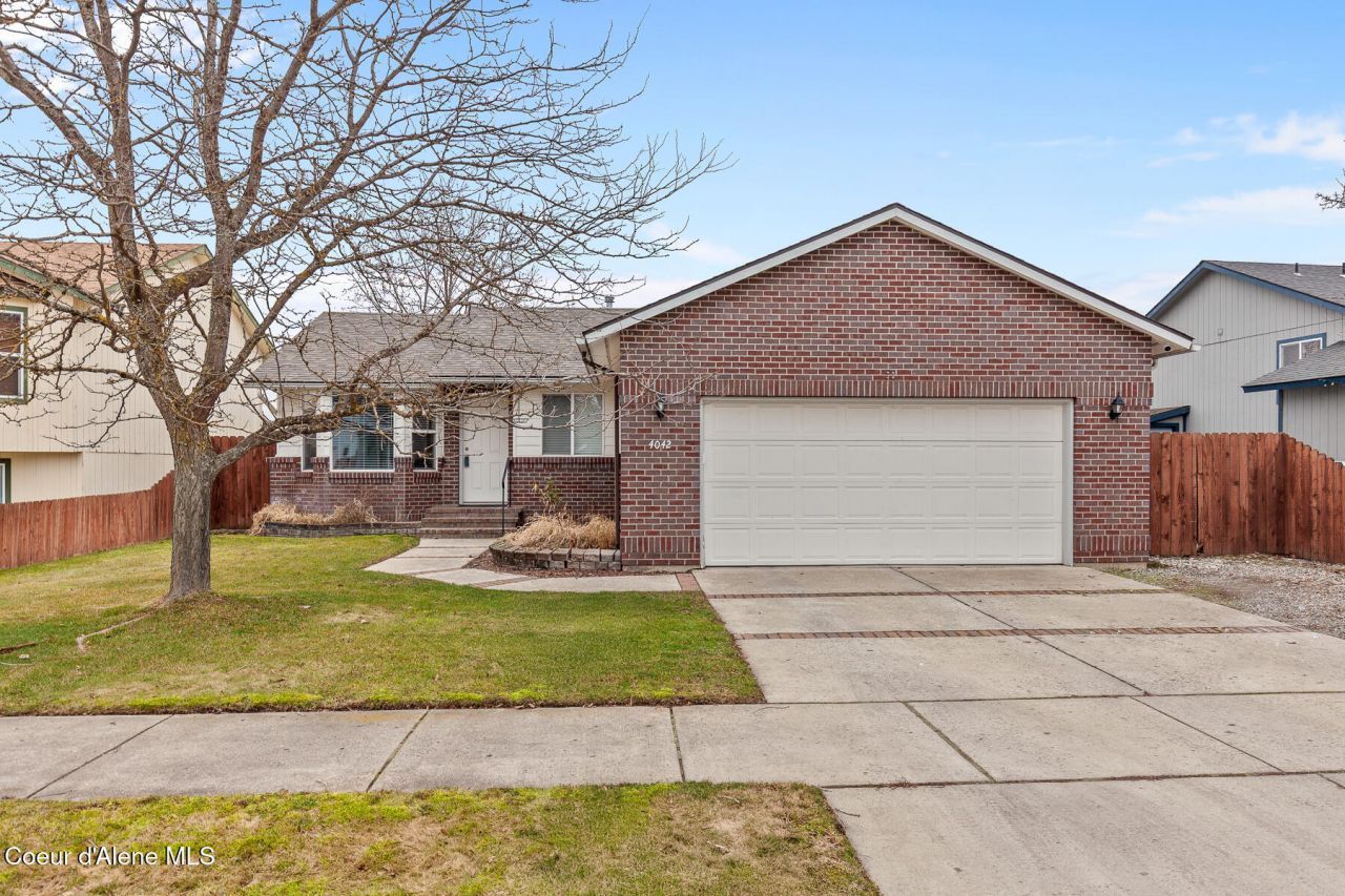 4042 N Couples Dr, Coeur d Alene, ID 83815 Main Photo