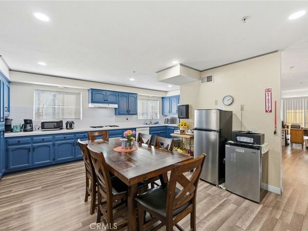 27828 Parkvale, Saugus, CA 91350