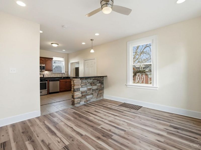 120 W Seventy Second Street, Cincinnati, OH 45216 Photo 15