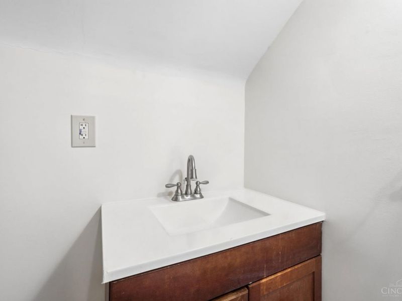 120 W Seventy Second Street, Cincinnati, OH 45216 Photo 33